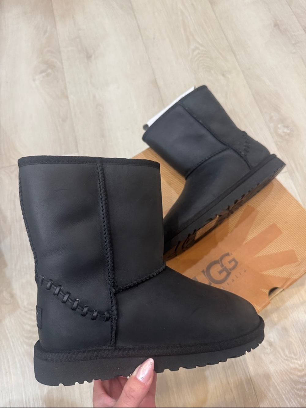UGG kids CLASSIC SHORT DECO BLACK